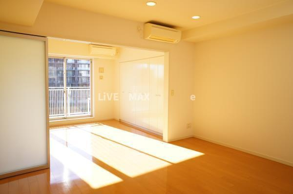 【居間・リビング】Ｂｒｉｌｌｉａ　ｉｓｔ　三軒茶屋　アイビーテラス