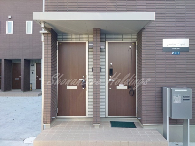 藤沢市辻堂元町４丁目のアパートのエントランス