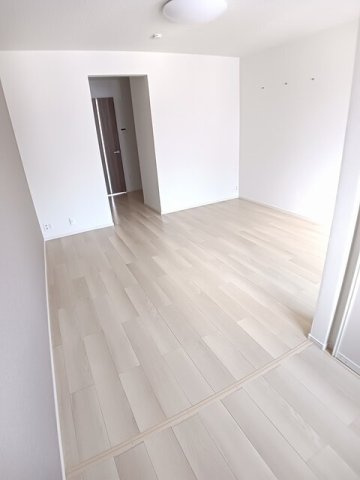 エスペランサ　Ⅰの内装|明るい室内です
