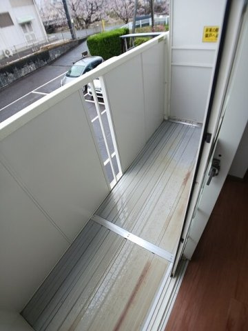グリーンホームのバルコニー|お洗濯にも便利なバルコニー付き