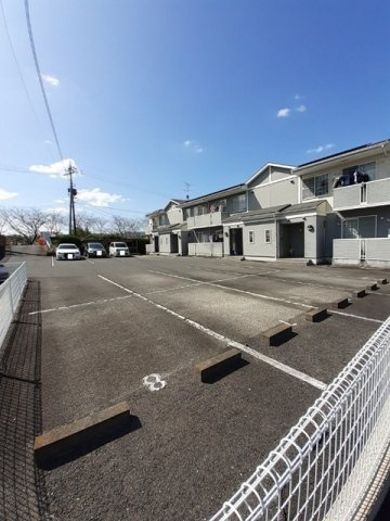 グリーンホームの駐車場|駐車場に車を止められます