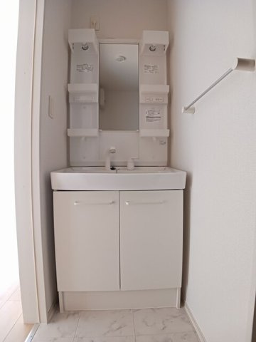 フォール　リアンの洗面所|明るい洗面所です