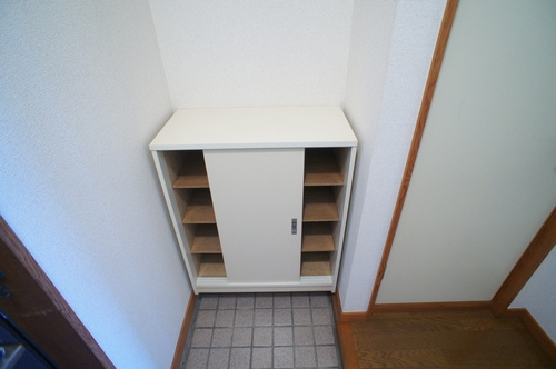 メゾン末広の玄関