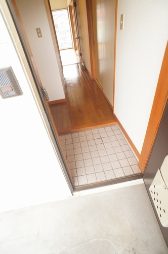 メゾン末広の玄関