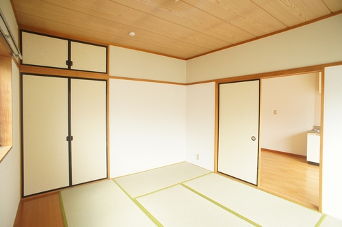 メゾン末広の和室