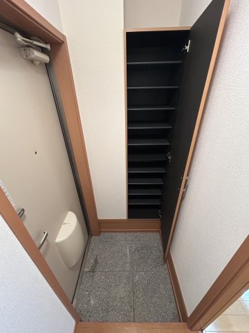 サテライト青葉の玄関