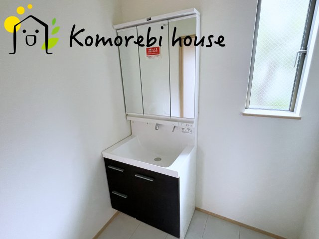 さいたま市西区プラザ620番　ハートフルタウン　Aの独立洗面台|26.9.12