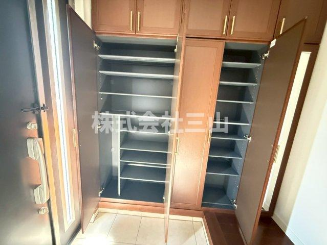 田柄1丁目戸建の収納