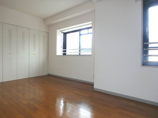 中島マンションの洋室