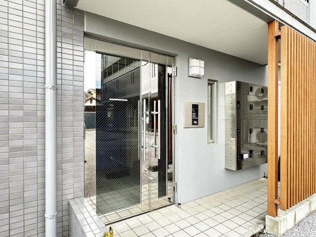 セブンシーズ永国寺のエントランス