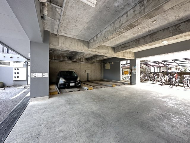 セブンシーズ永国寺の駐車場