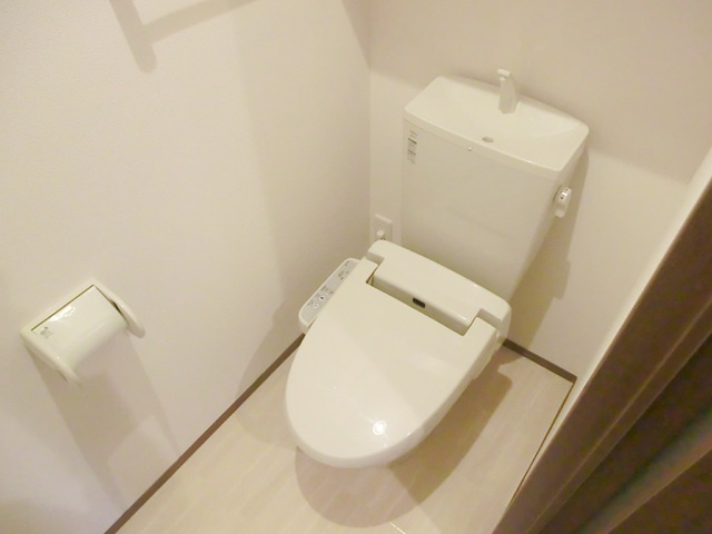 ルナカーサのトイレ|温水洗浄便座です。