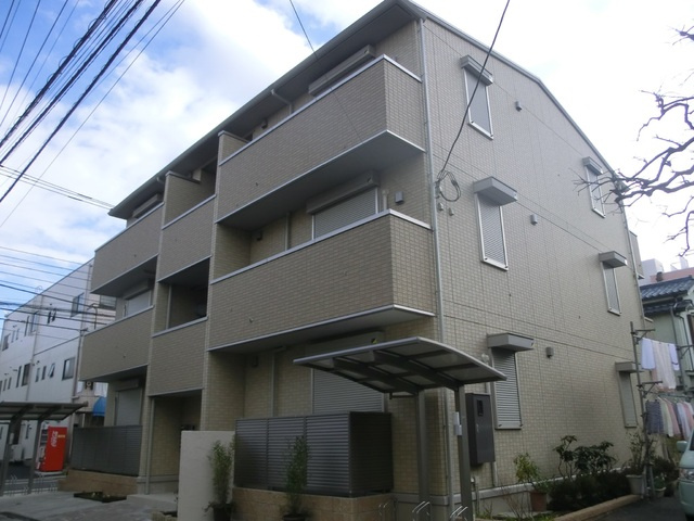 ルナカーサの外観|建物エントランス側からの外観です。
