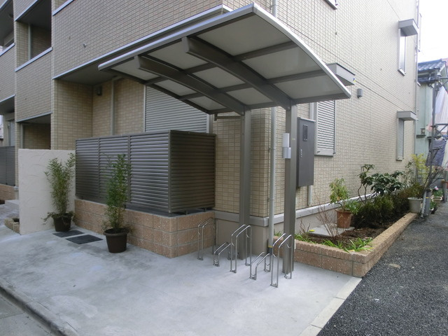 ルナカーサのその他共用部分|屋根付き自転車置き場。
