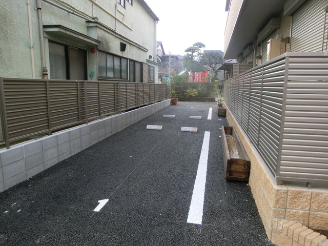 ルナカーサの駐車場|敷地内駐車場。