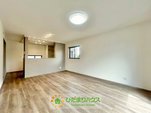 ワイウッドコート加須市南篠崎第３期　新築一戸建て　01の居間・リビング