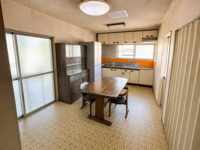 大内矢田南5丁目中古住宅のダイニング|※本写真は物件の状態を分かりやすくするため、私物・生活用品等を画像加工により除去しており、実際の現況とは一部異なります。