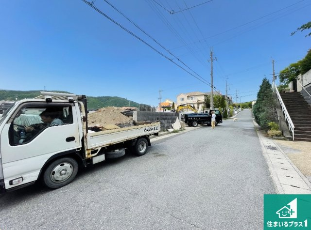 西宮市名塩さくら台　第1期　新築一戸建ての前面道路含む現地写真|周辺は落ち着いた街並みの住宅地！子育てがしやすい住環境です！まだ未完成ですが、現地でしかわからない事もございます。是非一度ご覧ください。