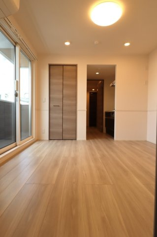 グラナーデ東新町の居間・リビング