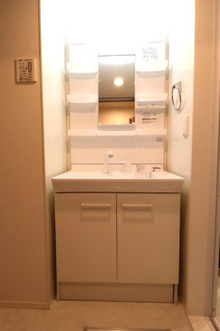 グラナーデ東新町の独立洗面台