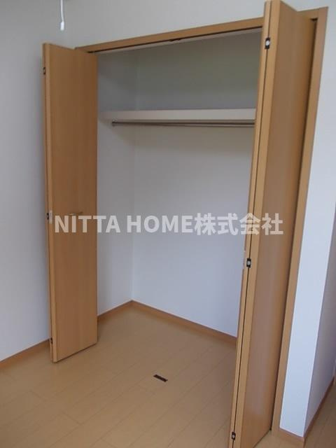 丹波市柏原町小南のアパートの収納|各部屋にクローゼットが付いています！