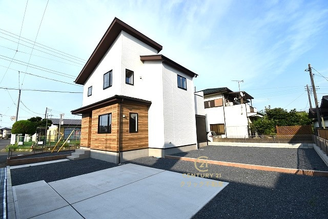 TERRACE　水戸市吉沢町　4期 　限定1棟！の駐車場|並列駐車可能なカースペースを確保。毎日のお車の出し入れがストレスなく行えます！
内覧可能です。ご予約はHPから、またお電話でも、お気軽にどうぞ。