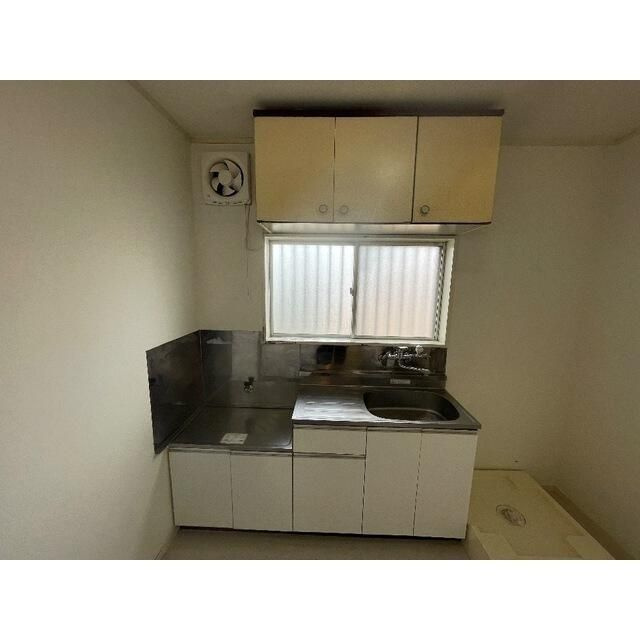 愛甲郡愛川町中津のアパートのキッチン