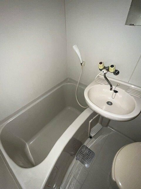 メゾンＳＲの洗面所