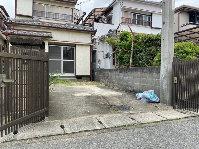神戸市西区玉津町今津戸建の駐車場