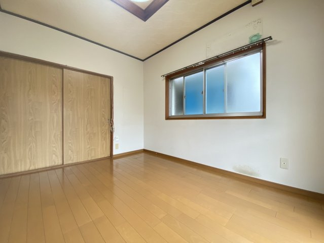 神戸市西区玉津町今津戸建の洋室