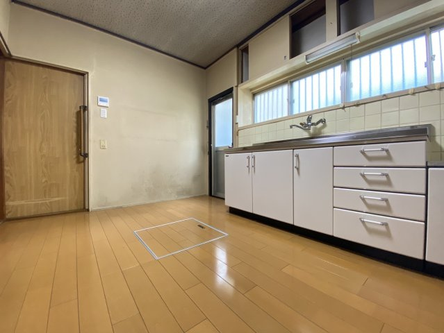 神戸市西区玉津町今津戸建のキッチン