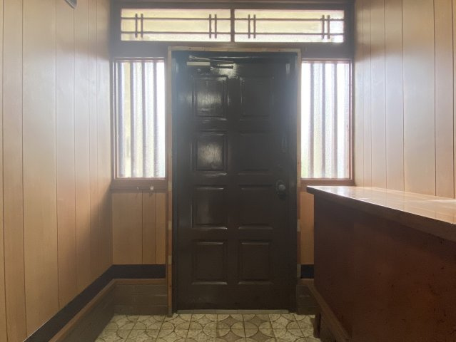 神戸市西区玉津町今津戸建の玄関