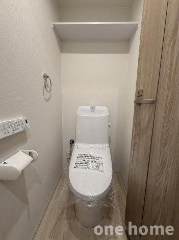 サニーコーポ東三国のトイレ|◆温水洗浄便座付きトイレです！タオル掛けございます！