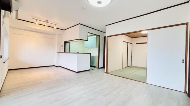 熊本市中央区水前寺１丁目の賃貸マンションの居間・リビング