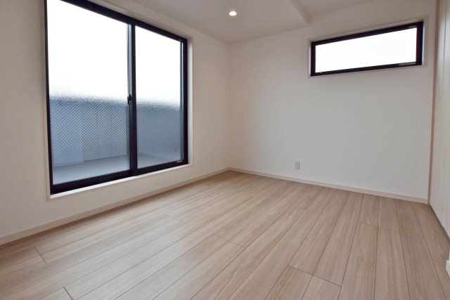 尼崎市稲葉荘1丁目新築一戸建て│2SLDK＋駐車1台可の子供部屋|子ども部屋に適した広さがあり、学習机やベッドもゆったりとレイアウトできます。