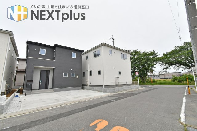 蓮田市西新宿　の前面道路含む現地写真