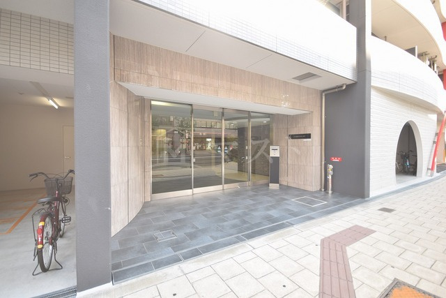 ARISTO扇町のエントランス