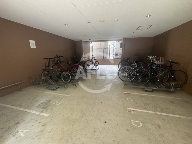 プレサンス新大阪コアシティのその他共用部分|プレサンス新大阪コアシティ　バイク置場