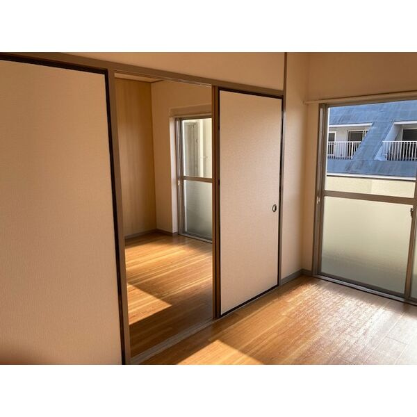 野添マンションひろみの洋室