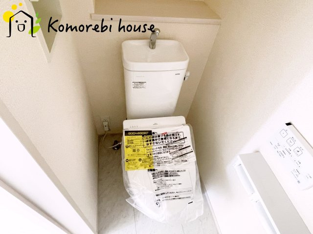 北本市本宿6丁目　4期　新築一戸建て　ブルーミングガーデン　01のトイレ|清潔感のあるトイレです