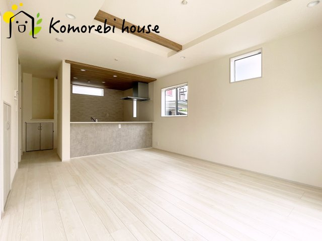 北本市本宿6丁目　4期　新築一戸建て　ブルーミングガーデン　01の居間・リビング|使いやすいリビングです