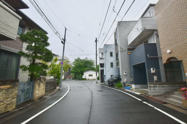 板橋区板橋4丁目　中古戸建の前面道路含む現地写真|2025.05.21撮影

現地ご見学希望・資料請求などお気軽にお問い合わせ下さい！
03-5990-5201