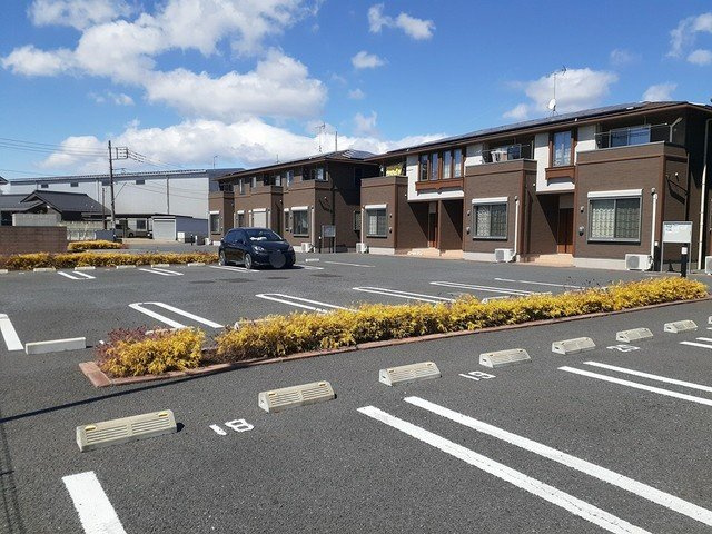 フルームＣの駐車場