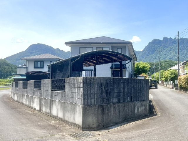 【中古戸建】富岡市妙義町北山の外観|■外観|シンプルで洗練されたデザインは住まう人の色に染まり、個性を映し出します♪本日見学可能(*＾＾*)