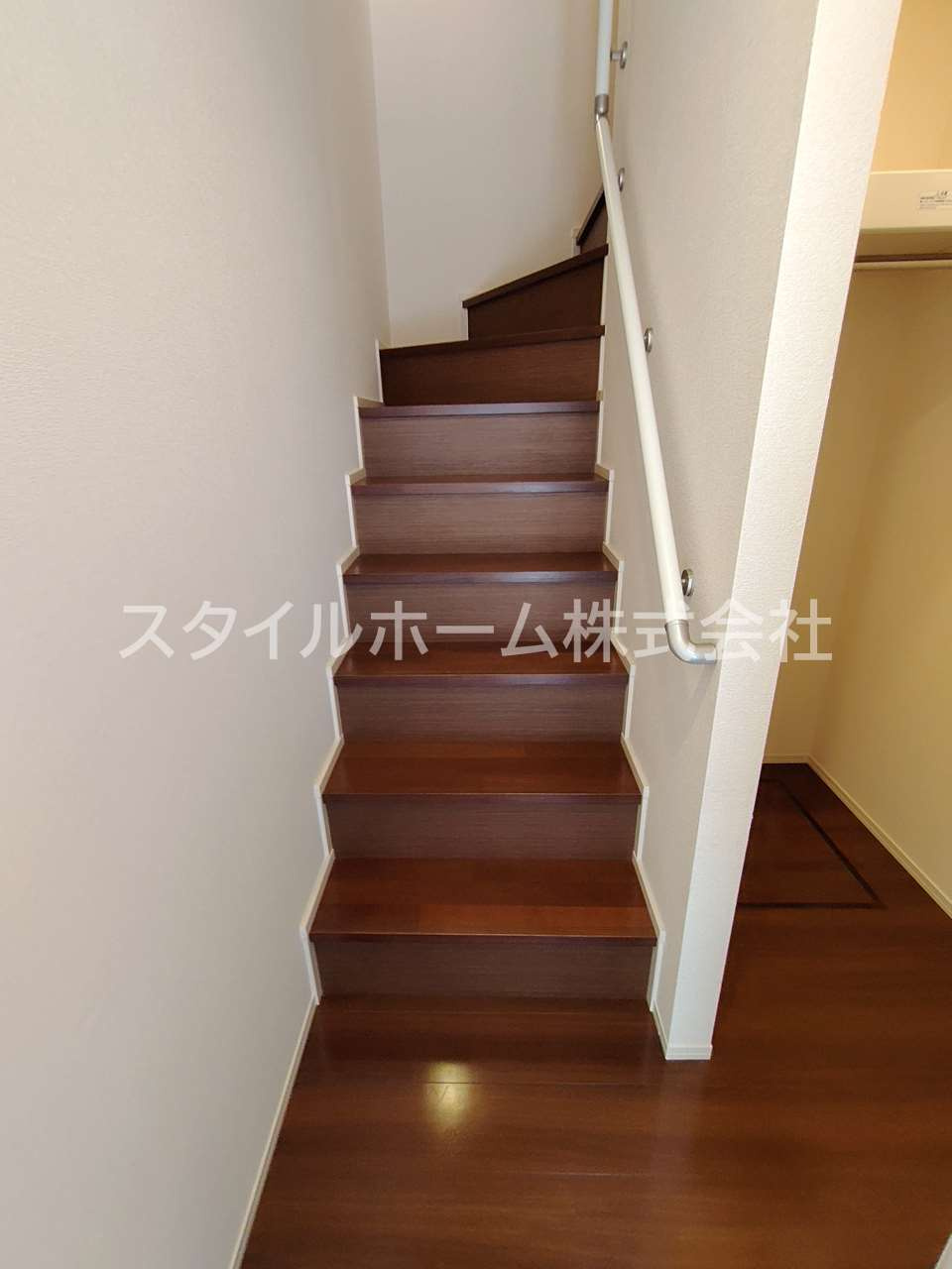 ヴィルヌーブ野路の内装|同建物内別部屋の写真です。