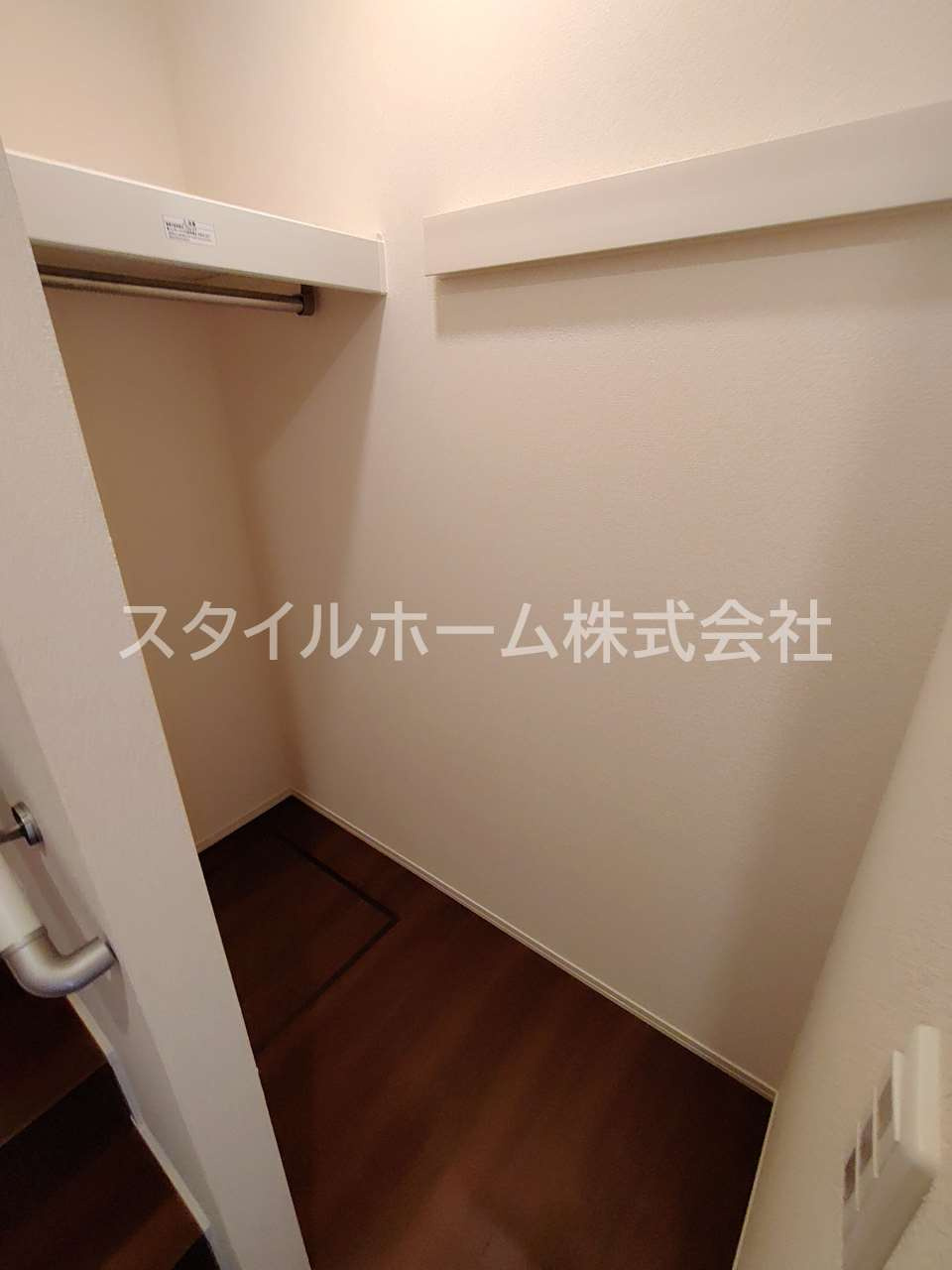 ヴィルヌーブ野路の収納|同建物内別部屋の写真です。