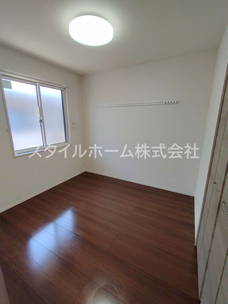 ヴィルヌーブ野路の居間・リビング|同建物内別部屋の写真です。