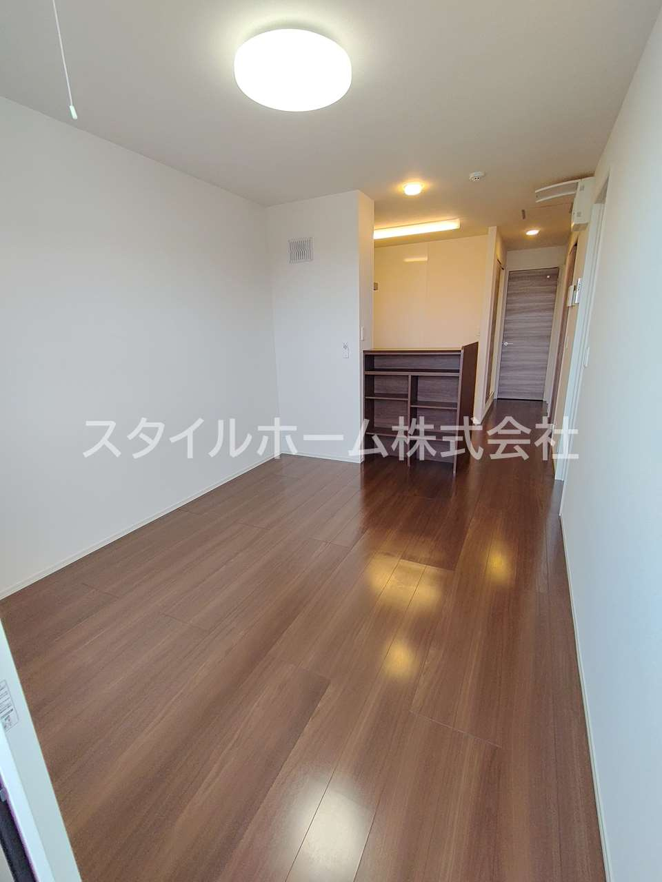 ヴィルヌーブ野路の居間・リビング|同建物内別部屋の写真です。