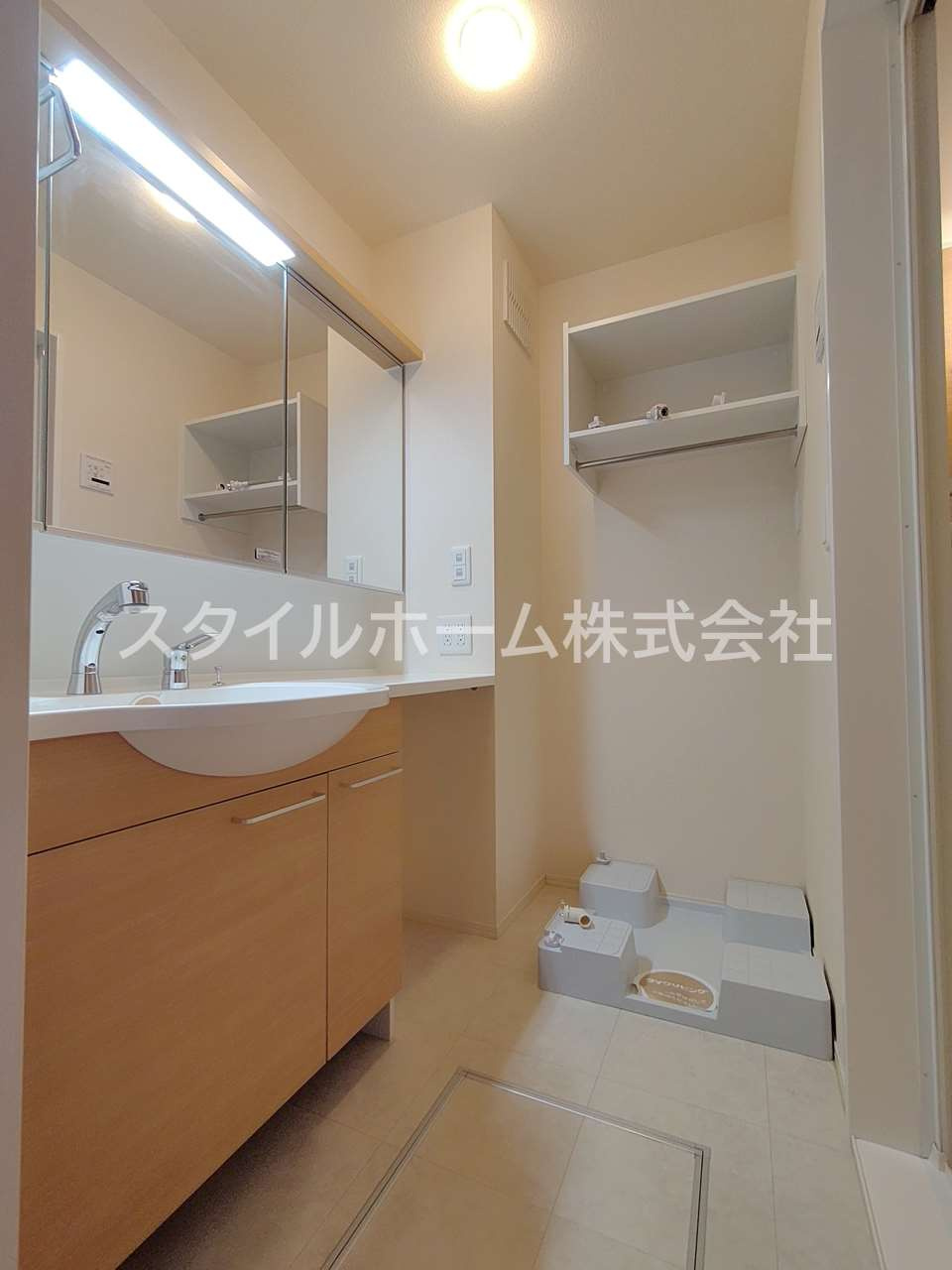 ヴィルヌーブ野路の洗面所|同建物内別部屋の写真です。
