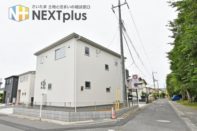 蓮田市西新宿　全４棟　４号棟の前面道路含む現地写真